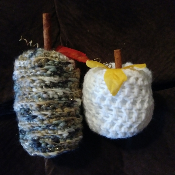 Crocheted pumpkins and apples bundle of 9 - Picture 3 of 3